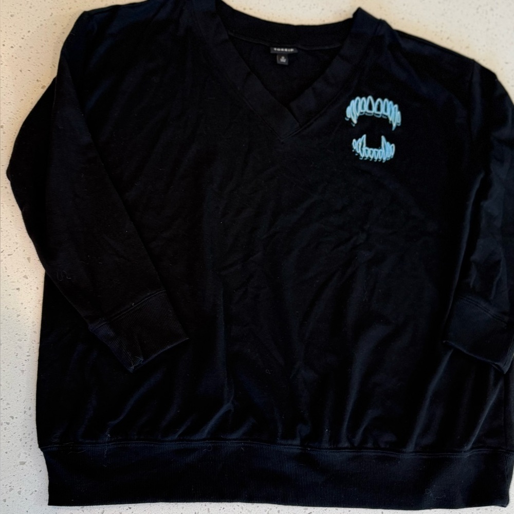 Torrid Size 0 Gothic Vampire Bite Glow in the Dark Lightweight Sweatshirt Plus